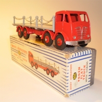 Dinky 905 Foden Tray with posts and chains Red/Grey