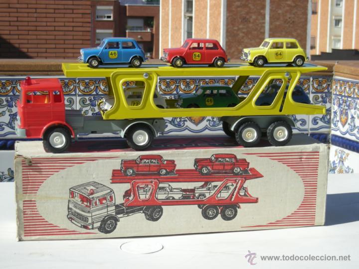 Gozan Mercedes Transporter with Morris Mini 1000 models loaded