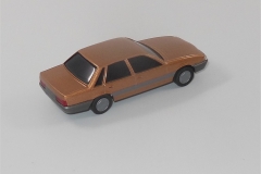 ATW0085-Xenita-Commodore-5-Litre-Sedan-Australia-Gold-6